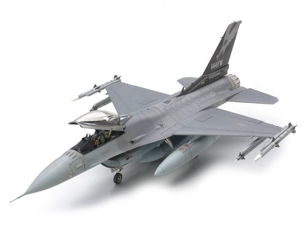 Tamiya Lockheed F-16C block 25 of 32 Fighting Falcon ANG 1/48 Scale 61101