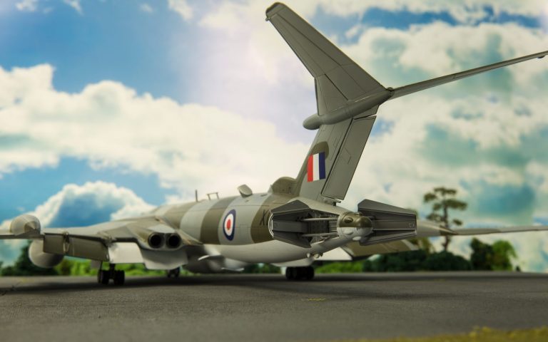 Airfix Handley Page Victor B.2 1:72 A12008