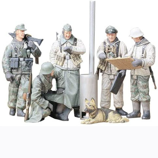 Tamiya German Soldiers At Field Briefing 1/35 Scale 35212 • Canada's ...