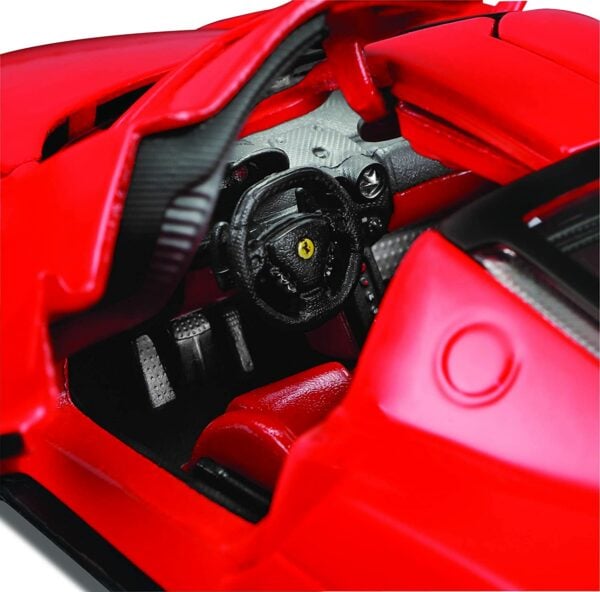 Maisto Enzo Ferrari Red Assembly Line Kit 1/24 Scale 39964