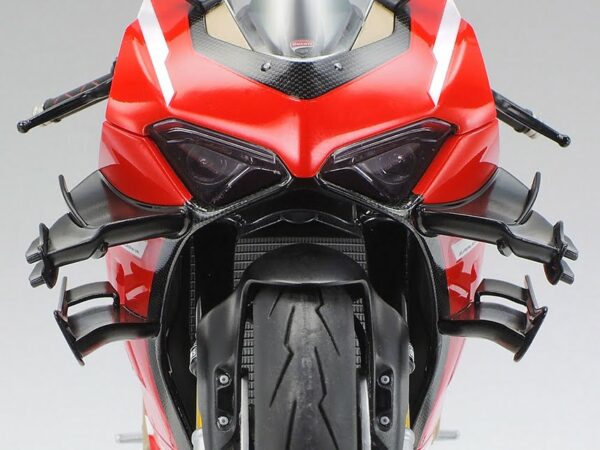 Tamiya Ducati Superleggera V4 Model Kit 1/12 Scale 14140