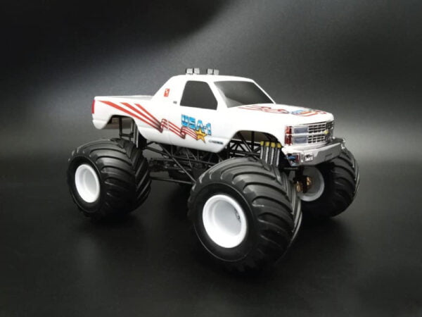 AMT USA-1 Monster Truck Chevy Silverado 1/32 Scale 1351