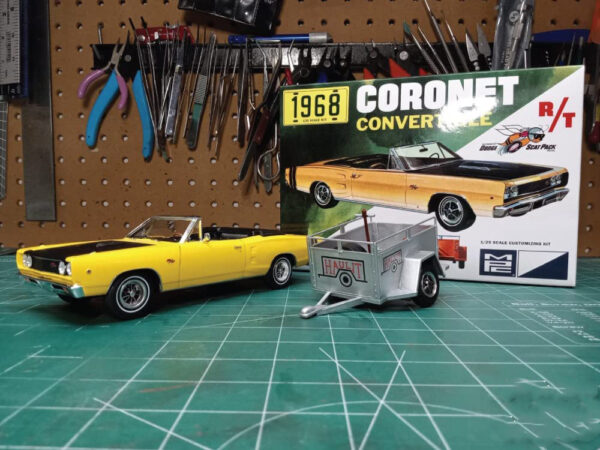 MPC 1968 Dodge Coronet Convertible with Trailer 1/25 Scale MPC978