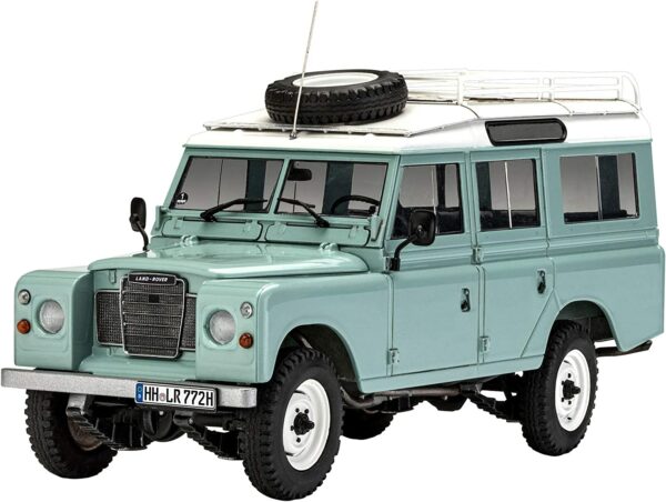 Revell Land Rover Series III 109 Long Wheelbase Station Wagon 1/24 Scale RMX 85-4498