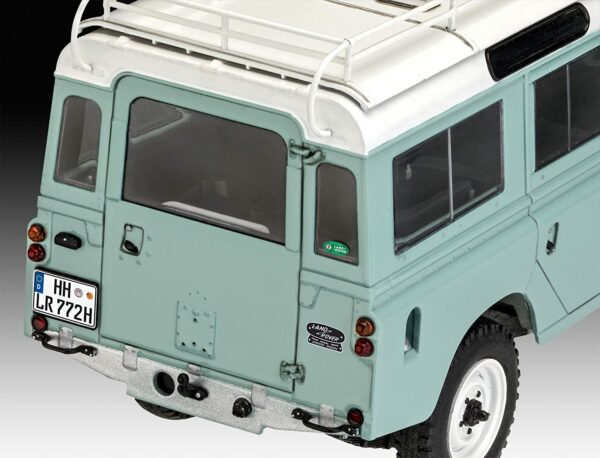 Revell Land Rover Series III 109 Long Wheelbase Station Wagon 1/24 Scale RMX 85-4498