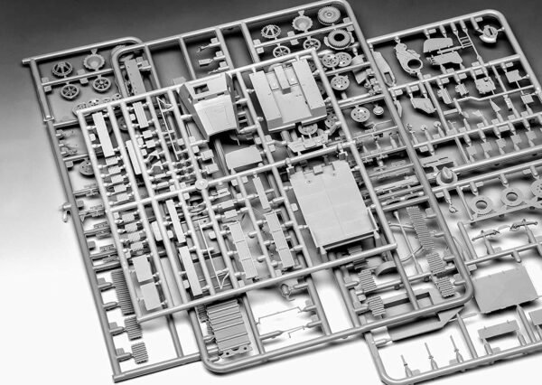 Revell sWs with Flak 43 and Sd.Ah.58 Ammo Trailer 1/72 Scale RVG 03293