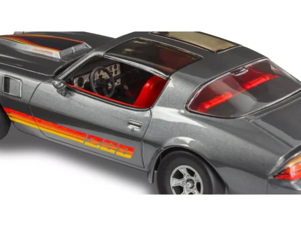 Revell 1981 Camero Z28 1/25 Scale RMX 85-4526 14526