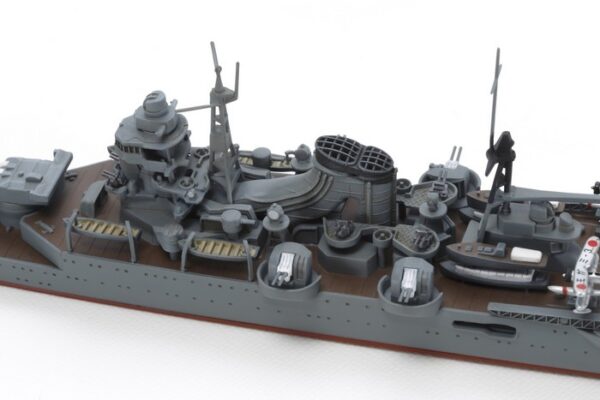 Tamiya Japanese Light Cruiser Mogami 1/700 Scale 31359