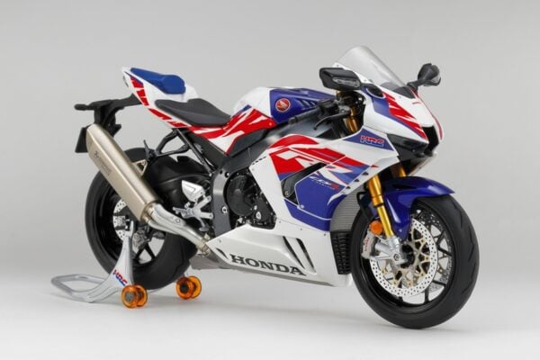 Tamiya Honda CBR1000RR-R Fireblade SP 30th Anniversary 1/12 Scale 14141 ...