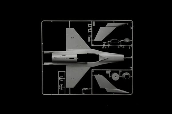 Italeri F-16C Fighting Falcon 1/48 Scale 2825