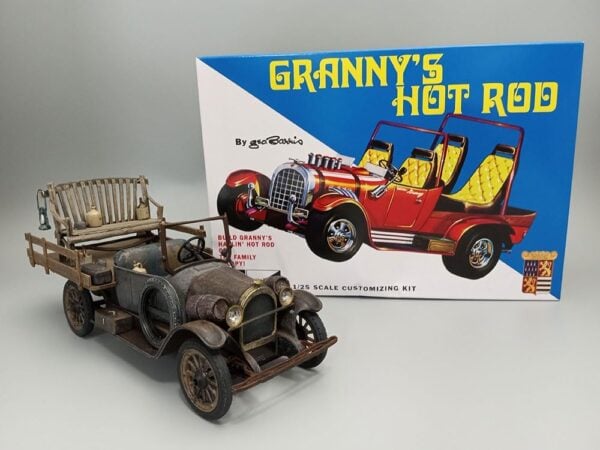 MPC Grannys Hot Rod George Barris 1/25 Scale MPC988