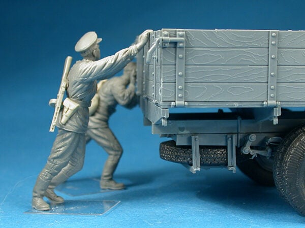 Miniart GAZ-AAA Mod 1943 Cargo Truck 1/35 Scale 35133