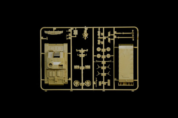 Italeri Stug III Sturmhaubitze 105 Tank 1/56 Scale 25756