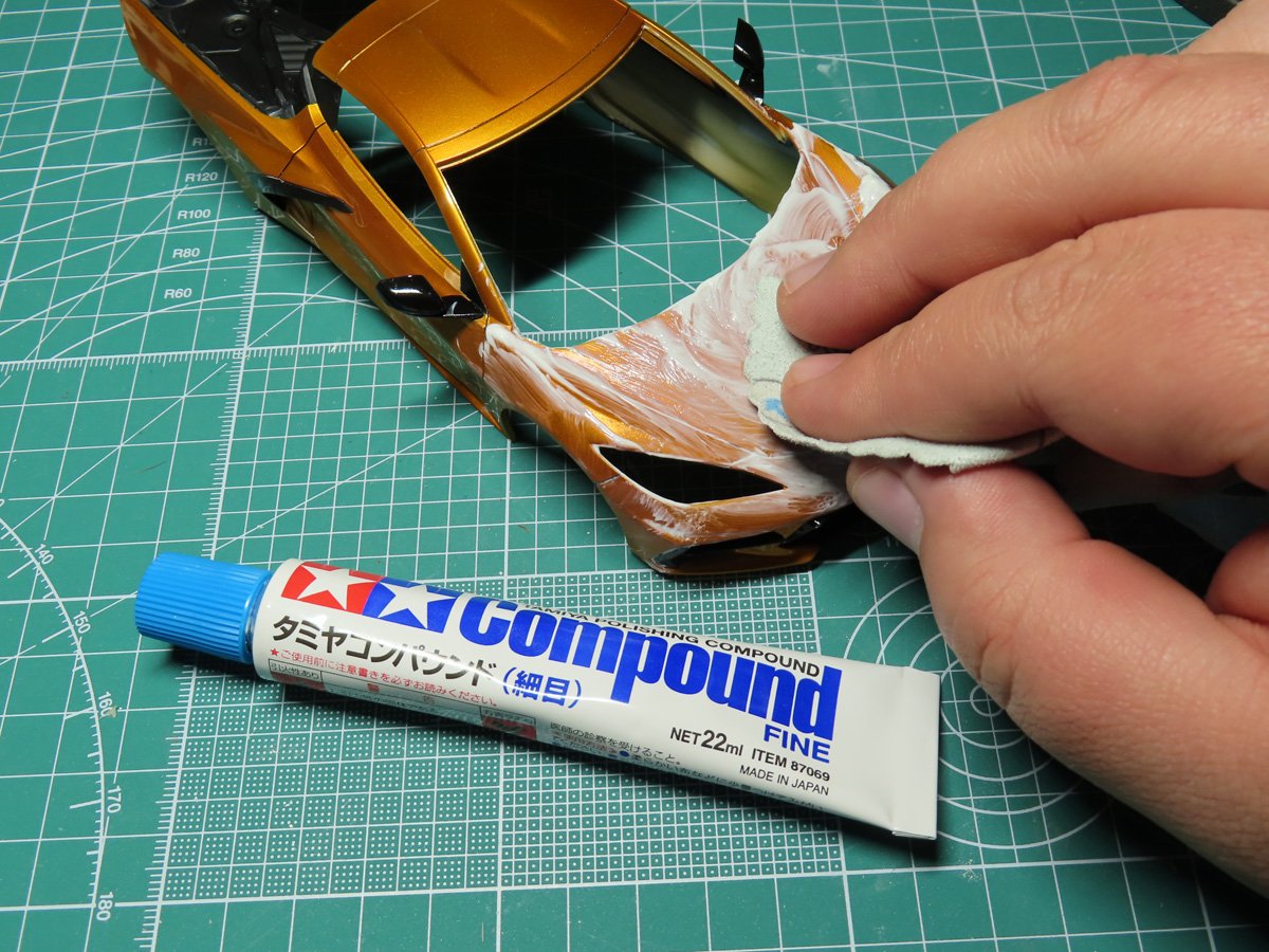 Using Fine Tamiya Compound